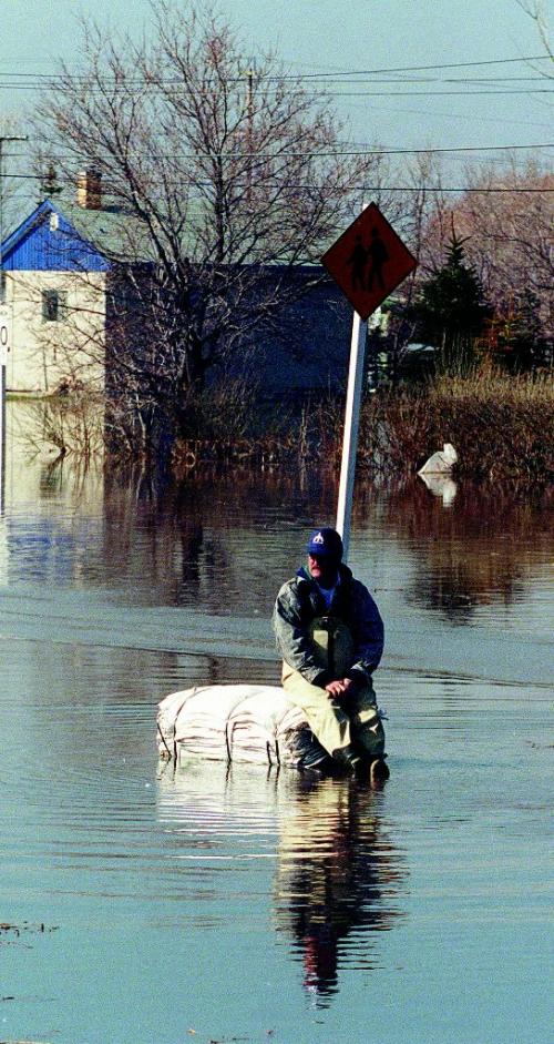 FLOOD OF 1997 photo winnipeg free press