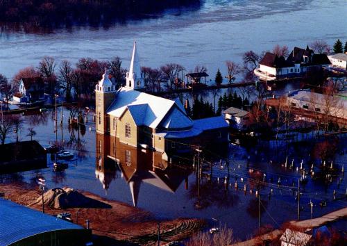 FLOOD OF 1997 photo winnipeg free press