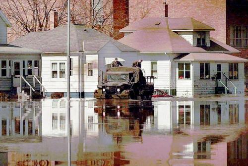 FLOOD OF 1997 photo winnipeg free press