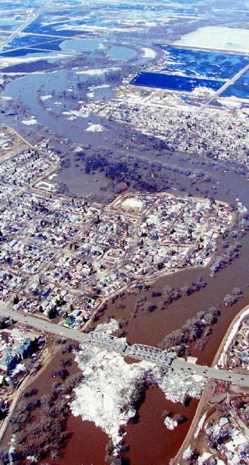 FLOOD OF 1997 photo winnipeg free press