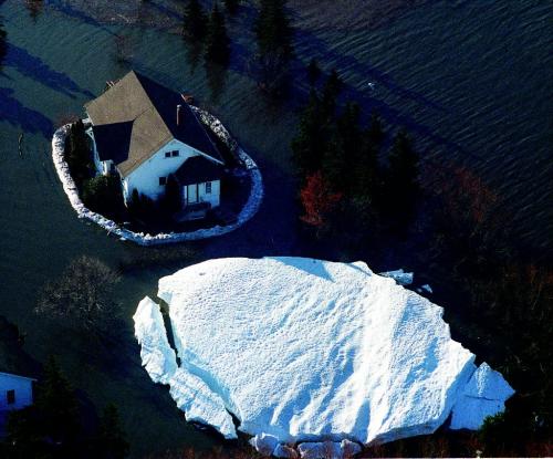 FLOOD OF 1997 photo winnipeg free press