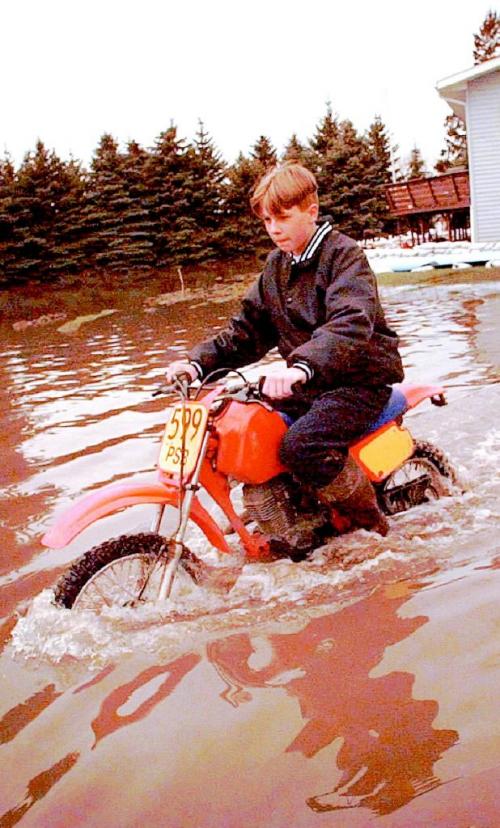 FLOOD OF 1997 photo winnipeg free press