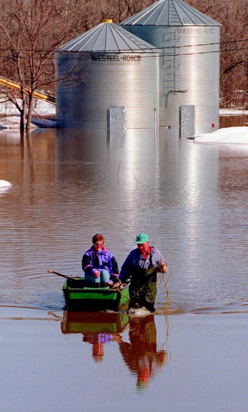 FLOOD OF 1997 photo winnipeg free press