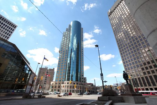 View of Portage and Main northward looking up at 201 Portage Ave. and the Richardson Building.  Photo taken from ground level at the Bank of Montreal on Main and Portage.  .See Bart Kives Story.  Photography Ruth Bonneville Ruth Bonneville /  Winnipeg Free Press)