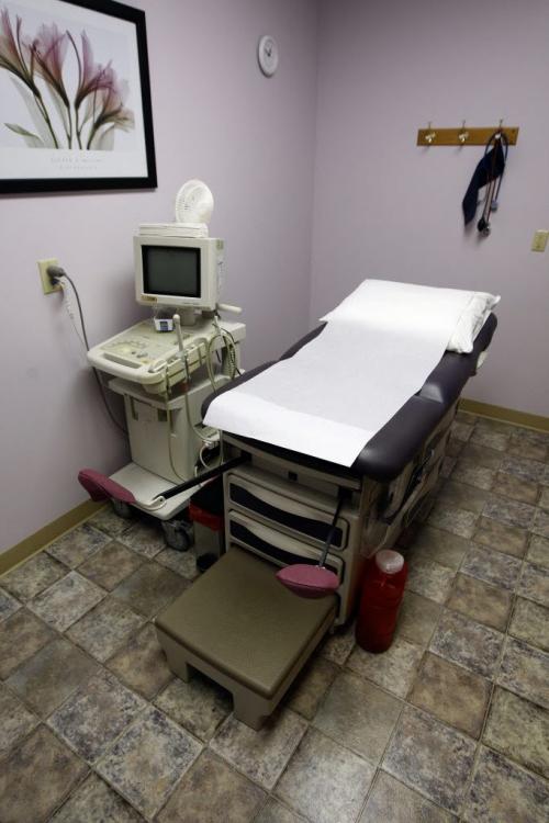 Examination room where abortions are performed - Abortion Issue Feature Äì Red River Women's Clinic in Fargo North Dakota where new  laws are being considered to challenge  the current Pro Choice legislation currently in effect in North Dakota . Pictures  include tour  give by the clinic director Tammi Kromenaker -KEN GIGLIOTTI / May 16  2013 / WINNIPEG FREE PRESS
