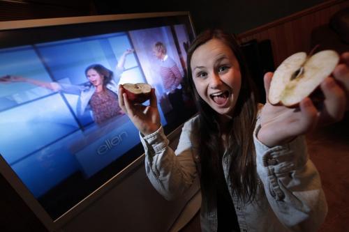 May 20, 2013 - 130520  -  Kirsten Kettler was on the Ellen show displaying her talent of Apple Cracking where she splits an apple with her head Monday, May 20, 2013. John Woods / Winnipeg Free Press