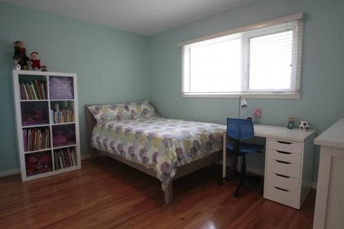 Homes.¤2501 Pinewood Drive in Woodhaven,  the realtor is Mark Penner. One of three bedrooms on the main floor.  Todd Lewys story (WAYNE GLOWACKI/WINNIPEG FREE PRESS) Winnipeg Free Press May 21 2013