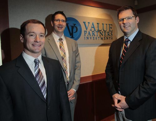 From left, Paul Lawton, COO,  Gregg Filmon, pres. and Steve Norton, Director of Research all with Value Partners, the Winnipeg-based mutual fund company. For Geoff Kirbyson's story (WAYNE GLOWACKI/WINNIPEG FREE PRESS) Winnipeg Free Press May 23 2013