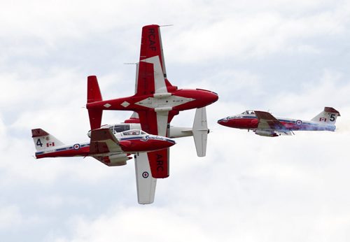 The Royal Canadian Air Force's 431 Squadron Snowbirds flying team performs a show in Portage la Prairie Friday afternoon. May 24, 2013  BORIS MINKEVICH / WINNIPEG FREE PRESS