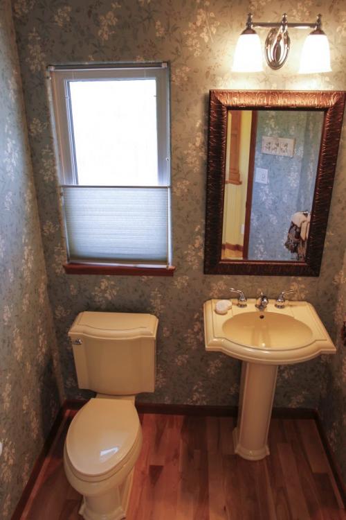 (Main floor bathroom) This Grand Pointe home, located at 246 Dymar Way just outside city limits, went on the market this morning. Tuesday, June 4, 2013. (TODD LEWYS) (JESSICA BURTNICK/WINNIPEG FREE PRESS)