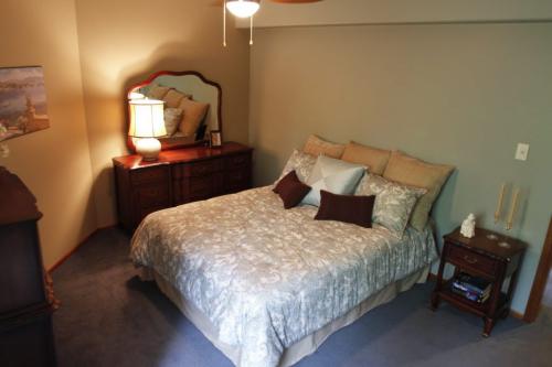 (Basement bedroom) This Grand Pointe home, located at 246 Dymar Way just outside city limits, went on the market this morning. Tuesday, June 4, 2013. (TODD LEWYS) (JESSICA BURTNICK/WINNIPEG FREE PRESS)