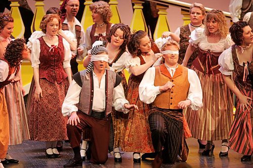 BORIS MINKEVICH / WINNIPEG FREE PRESS  070502 This year&#x2019;s production of Gilbert and Sullivan, &#x201c;The Gondoliers&#x201d; Dress rehearsal at Pantages Playhouse.