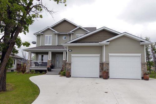 12 McQueen Drive in La Salle, Manitoba. HOMES FOR SALE. June 10, 2013  BORIS MINKEVICH / WINNIPEG FREE PRESS