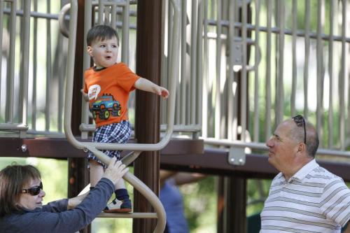 Tieg Meacham (age 2), with grandparents Sandy and Doug Meacham, reacts when a park crew turns on the water park for the first time this season at Kildonan Park on Thursday, June 13, 2013. (JESSICA BURTNICK/WINNIPEG FREE PRESS)