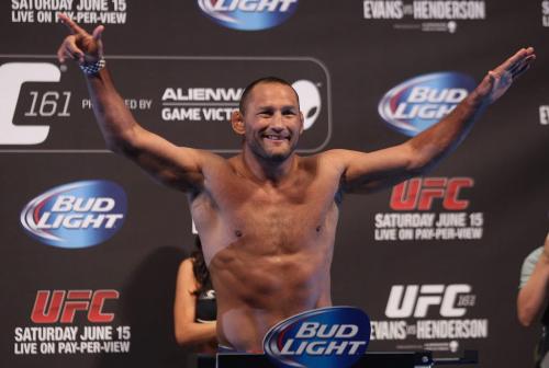 Dan Henderson wows the crowd at the UFC 161 weigh in Friday afternoon at the MTS Centre in Winnipeg- Dan Henderson will face Rashad Evans, in the light heavyweight bout  that will take place Saturday night  -See story- June 13, 2013   (JOE BRYKSA / WINNIPEG FREE PRESS)