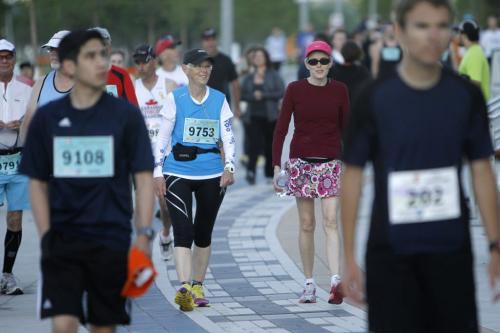 Participants in the 35th Manitoba Marathon arrive at the University of Manitoba shortly after 6am, Sunday, June 16, 2013. (TREVOR HAGAN/WINNIPEG FREE PRESS)