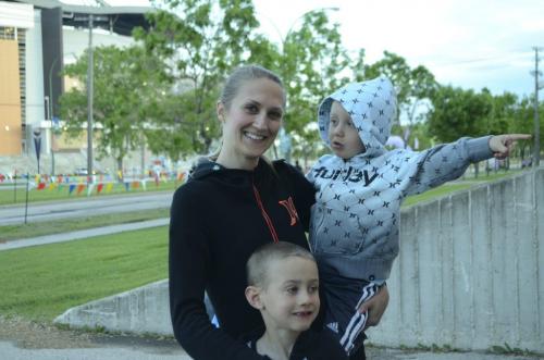 Candace Mccorrister poses with her sons before competing in the Manitoba Marathon in Winnipeg on Sunday, June 16, 2013. (OLIVER SACHGAU / WINNIPEG FREE PRESS) Manitoba Marathon