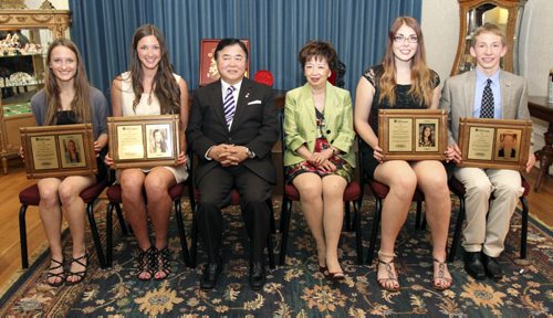 Four Credit Unions High School Athlete Awards were presented by the Lieutenant Governor of Manitoba, Philip Lee, to graduating high school student athletes who maintained a minimum 85% average and compete in at least two interscholastic sports. (Left to right) Stefanie Lasuik (Warren Collegiate), Brianna Solberg (Miles Macdonell Collegiate), Lt. Governor Philip Lee, Mrs. Lee, Christina Posthumus (Kildonan East Collegiate), and award recipient Sam Murphy (Vincent Massey Collegiate). The awards ceremony was held at Government House on Thursday, June 20, 2013. (GARY LAWLESS) (JESSICA BURTNICK/WINNIPEG FREE PRESS)