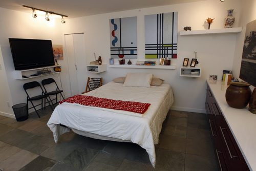 master bedroom , -Homes -750 Hugo St  , Altro Condos  by Ernie Walter  - todd lewys story-  KEN GIGLIOTTI / JUNE 27 2013 / WINNIPEG FREE PRESS