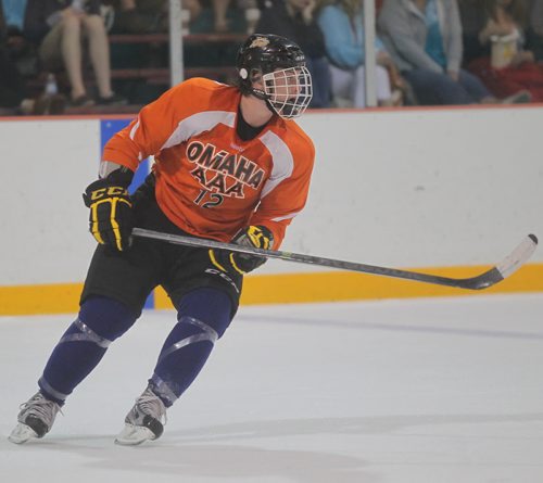 Brandon Sun Jesse Gabrielle skated with the OMAHA Midgets during Friday's AAA Hockey Challenge at the Kinsmen Arena. (Bruce Bumstead/Brandon Sun)