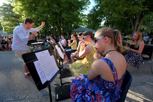 Grade 8 Windsor School band students  perform for parents and teachers outside the school  the last time before they graduate into high school. Naomi in foreground. Class of 2017 Doug Speirs story.  July 11 , 2013 Ruth  Bonneville , Winnipeg Free Press