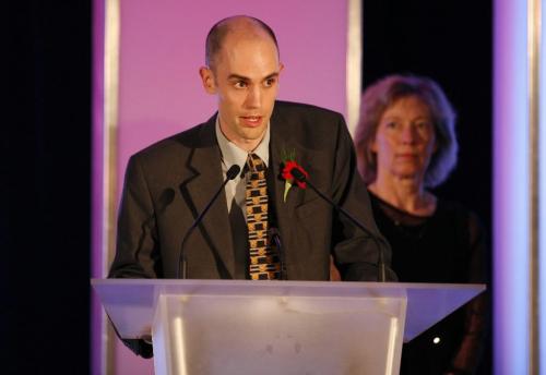 John Woods / Winnipeg Free Press / May 11/07- 070511  -Ottawa Citizen Alex Hutchinson accepts an award for Sports at the National Newspaper Awards at the Convention Centre Sunday May 11/07.