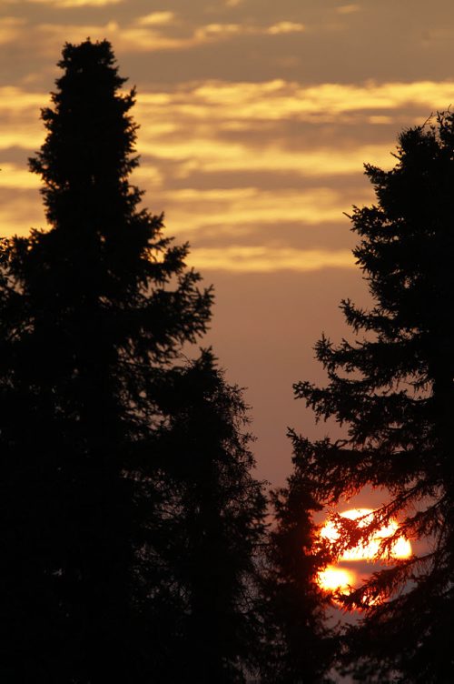 Sunset in Thompson, Monday, July 22, 2013. (TREVOR HAGAN/WINNIPEG FREE PRESS)