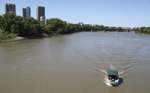 The Red River commute is a pleasant one today, as seen looking North from the Provencher St. Bridge. Temperature highs are expected to stay in the mid- to high-20s all for the rest of the week. Tuesday, August 13, 2013. (JESSICA BURTNICK/WINNIPEG FREE PRESS)