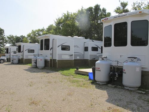 Trailers available for rent by transient oil workers in the Waskada oilfield. BARTLEY KIVES/WINNIPEG FREE PRESS