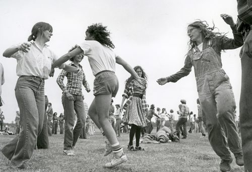 40 years of Folk Fest -- A square dancing workshop at the Folk Festival on August 15, 1979. (PAUL DELESKE/WINNIPEG FREE PRESS ARCHIVES) winnipeg folk festival. fparchives