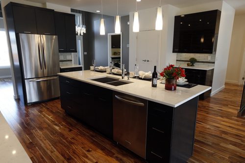 New Homes Äì 50 Van Hull  Way in St. Vital - Kitchen -todd lewys story  KEN GIGLIOTTI / Aug 27 2013 / WINNIPEG FREE PRESS