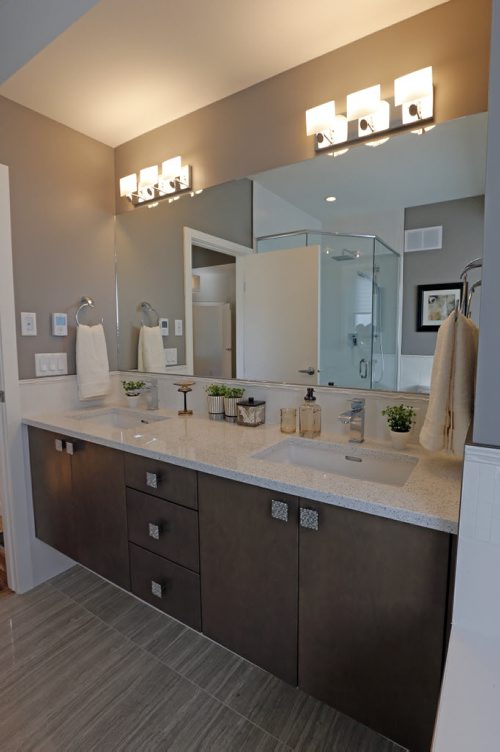 New Homes Äì 50 Van Hull  Way in St. Vital - Master Bath -todd lewys story  KEN GIGLIOTTI / Aug 27 2013 / WINNIPEG FREE PRESS