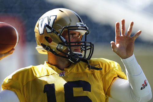 New quarterback Jason Boltus practices with the Winnipeg Blue Bombers at the Investors Group Field from 12-2 p.m. on Wednesday, August 28, 2013. (JESSICA BURTNICK/WINNIPEG FREE PRESS)