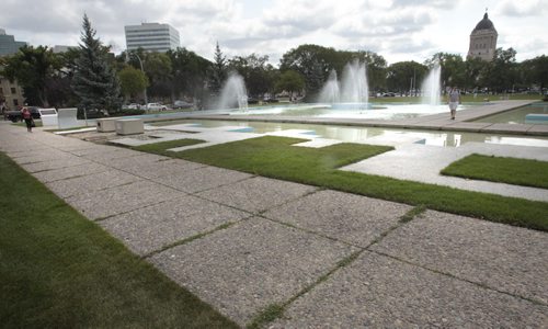 49.8.  Memorial Park, a  missed opportunity of  urban landscape architecture.  Mary Agnes Welch is focusing on five examples of where it works well in Winnipeg and one wasted opportunity  Wayne Glowacki / Winnipeg Free Press Aug. 30 29 2013