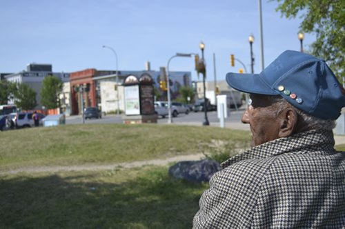 Homeless 95-year-old Harold ÄúJoeÄù Brown relaxing on a park bench at Higgins and Main while waiting for lunch at his transitional place of residence, The Salvation Army. GORDON SINCLAIR JR. / WINNIPEG FREE PRESS  August 23, 2013