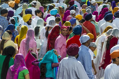 130901 Winnipeg - DAVID LIPNOWSKI / WINNIPEG FREE PRESS (September 01, 2013) Thousands of Sikh people participated in the annual Nagar Kirtan celebration which included a religious parade that finished at Memorial Park Sunday afternoon.