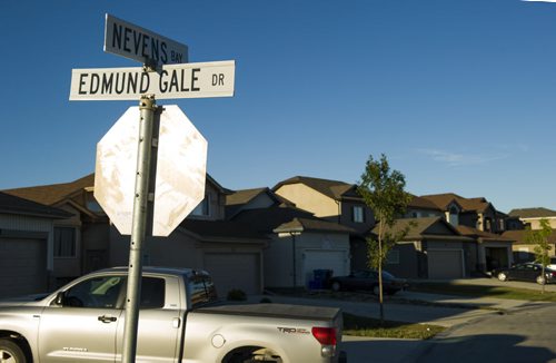 130901 Winnipeg - DAVID LIPNOWSKI / WINNIPEG FREE PRESS (September 01, 2013) The street in Transcona of a murder in the 100 block of Nevens Bay at a house party on Saturday.