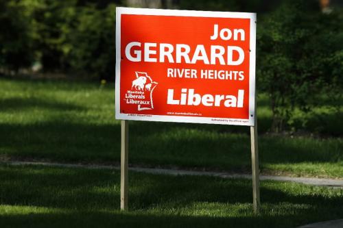 John Woods / Winnipeg Free Press / May 18/07- 070518  - Provincial election signs in the River Heights riding Friday May 18/07.