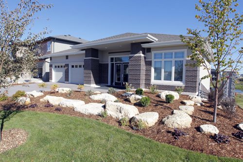 HOMES - 192 Lake Bend Road in Bridgwater Lakes. BORIS MINKEVICH / WINNIPEG FREE PRESS. Sept. 16, 2013