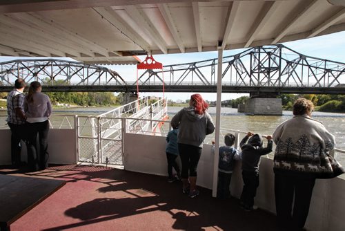 The Paddlewheel Queen cruised the Red River for the last time this year. 130922 September 22, 2013 MIKE DEAL / WINNIPEG FREE PRESS