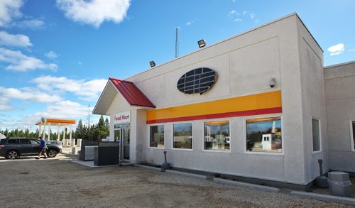 The Pinesiw Energy Travel Plaza just south of Highway 6 and 60 near Grand Rapids, Manitoba, has a large Shell gas station and a Tim Hortons. The Tim Hortons closed down sometime around September 12th. 130923 September 23, 2013 MIKE DEAL / WINNIPEG FREE PRESS