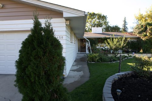 2450 Assiniboine Cres- Outside view-see Todd Lewys story- Oct 01, 2013   (JOE BRYKSA / WINNIPEG FREE PRESS)