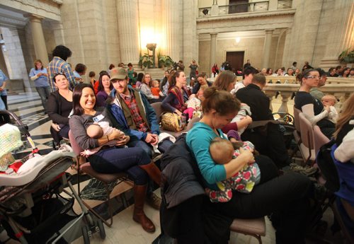 BREASTFEEDING RECORD ATTEMPTED - 54  moms  nurse their babies in the rotundra at the Leg Saturday morning to bring awareness to National Breastfeeding week. See story. Oct   03,, 2013 Ruth Bonneville Winnipeg Free Press
