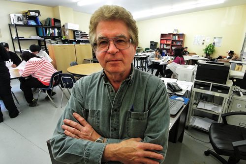 Stan Bachewich the Adult Learning instructor in his class at the Frontier Collegiate Institute in Cranberry Portage, Manitoba. 130917 - September 17, 2013 MIKE DEAL / WINNIPEG FREE PRESS