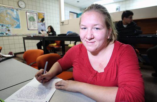 Monique Wall in english class at Many Faces Alternative High School in Flin Flon, MB. 130919 - September 19, 2013 MIKE DEAL / WINNIPEG FREE PRESS