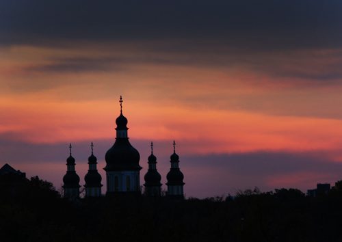 Morning light illuminates The Holy Trinity Ukrainian Orthodox Cathedral as viewed from the Slaw Rebchuck bridge- Expect highs in Winnipeg to reach near 10 C each day normal temperatures for the fall- Standup photo Oct 15, 2013   (JOE BRYKSA / WINNIPEG FREE PRESS)