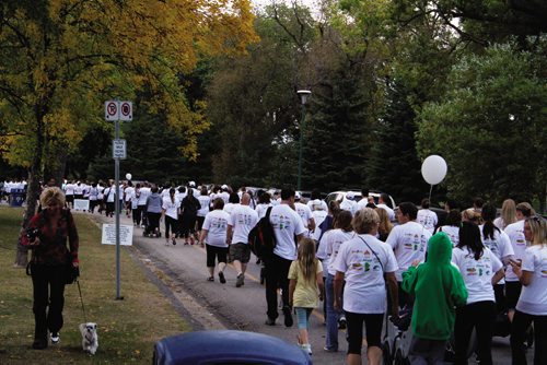 Canstar Community News In the wake of the tragic deaths of Lisa Gibson and her two children, the Run For Mums fundraiser was held Wednesday evening in Kildonan Park. The run raised funds for the Mood Disorders Association of Manitoba and a general awareness of the risks associated with postpartum depression.