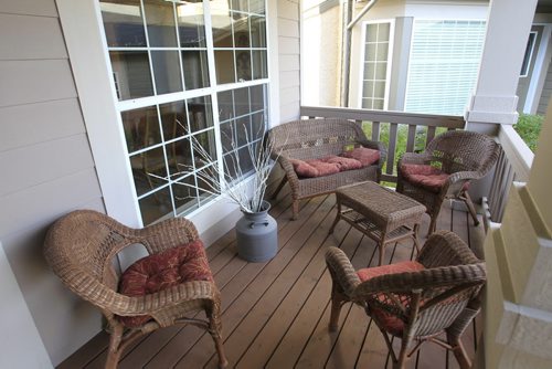 Homes. The front porch at 18-460 Lindenwood Drive West, the  realtor is Shawn Sommers.  Wayne Glowacki / Winnipeg Free Press Oct. 17 2013