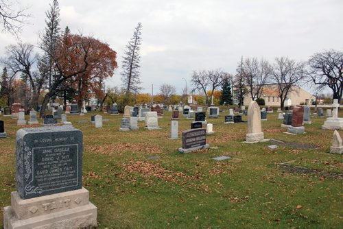 Canstar Community News Kildonan Presbyterian Cemetery. (JORDAN THOMPSON)