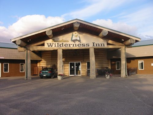 For story about Irvin Goodon, a rags to riches story about a Metis raised in the backwoods who went on to become a multimillionaire.   036 - The Canadian Wilderness Inn in Boissevain that Goodon built and owns.  ÄÄ Bill Redekop / Winnipeg Free Press